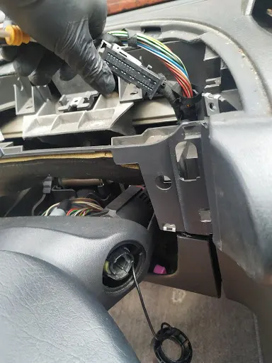 Awaryjne otwieranie samochodów Katowice Marek Talatycki